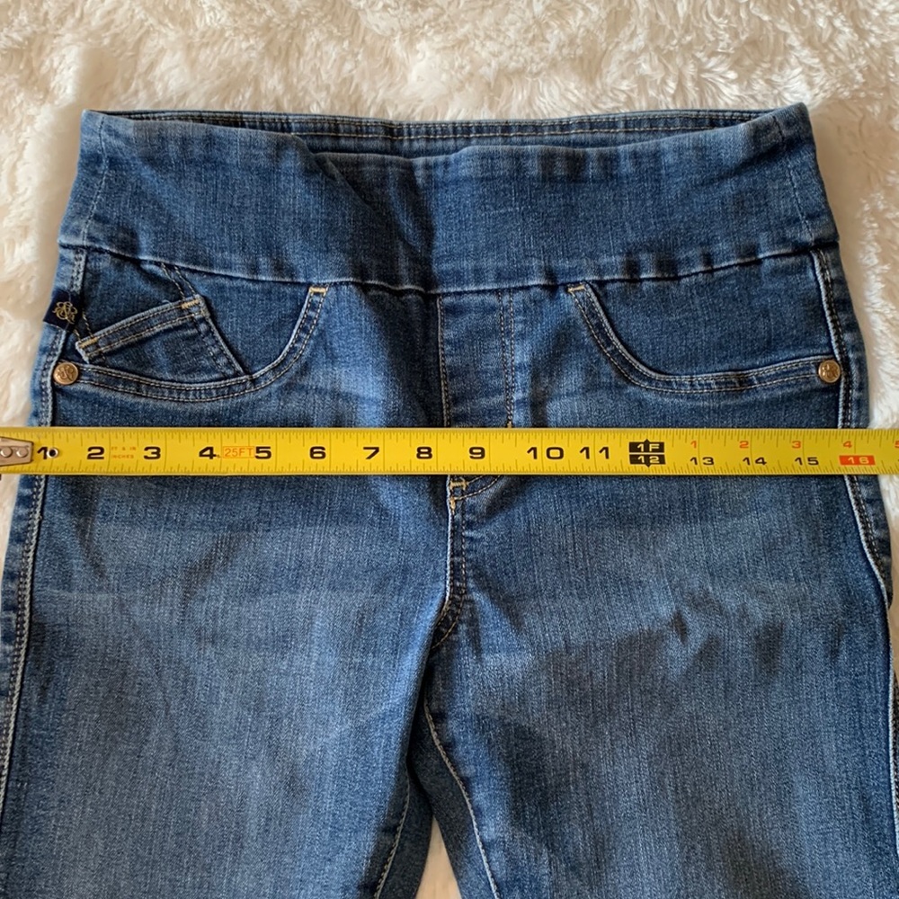 Women cropped mid rise legging used